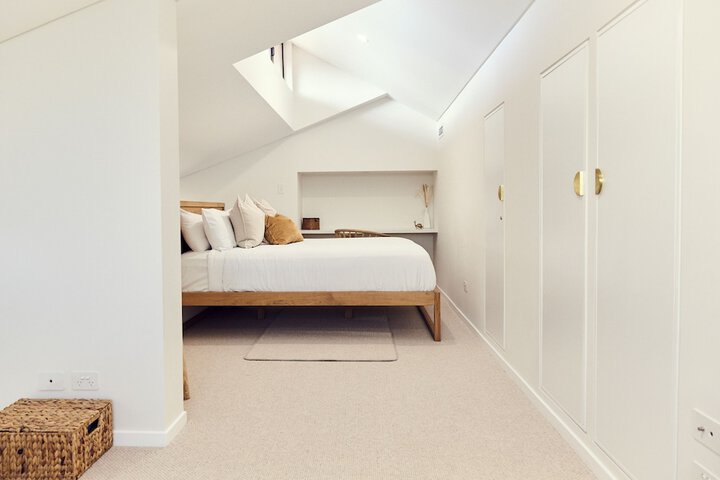 Room 12 of 167