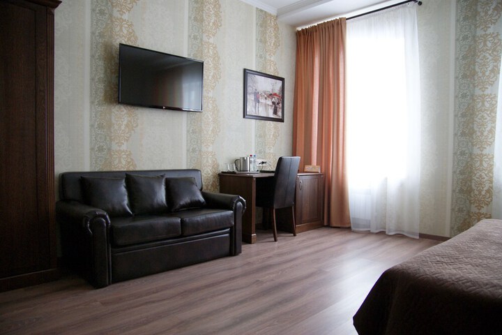 Room 44 of 118