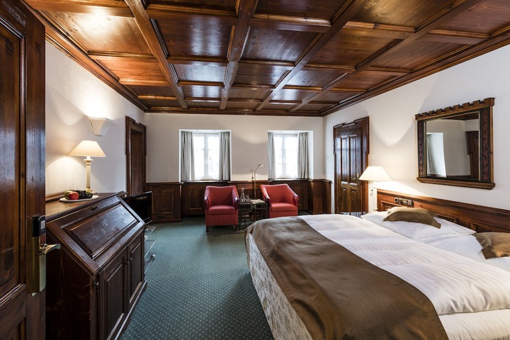 Room 12 of 50