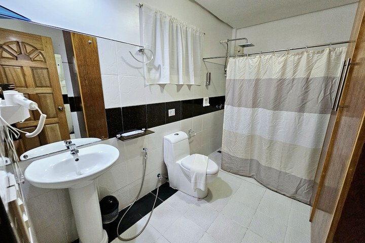 Room 103 of 165