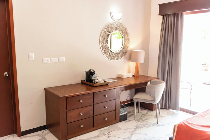 Room 18 of 110