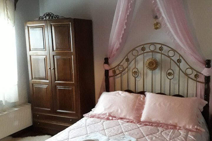 Room 4 of 46