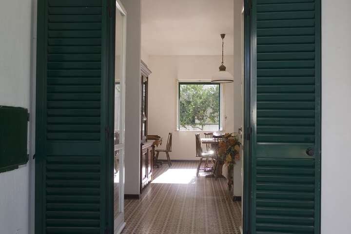 Room 27 of 67