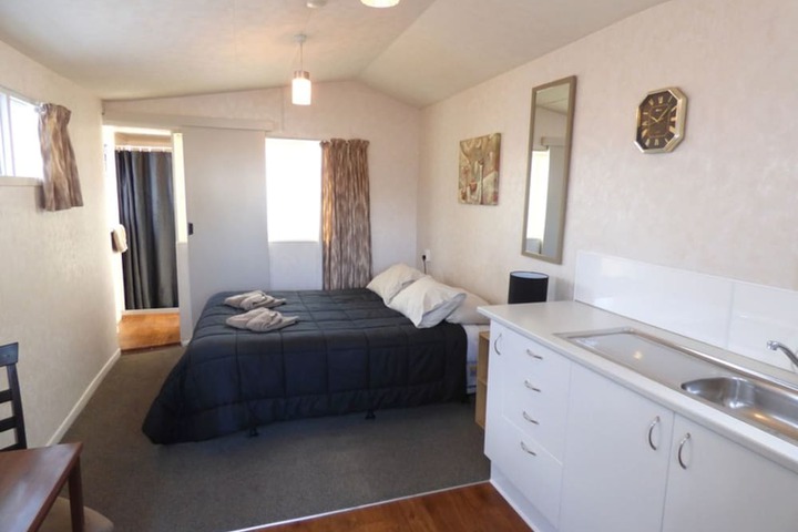 Room 5 of 81