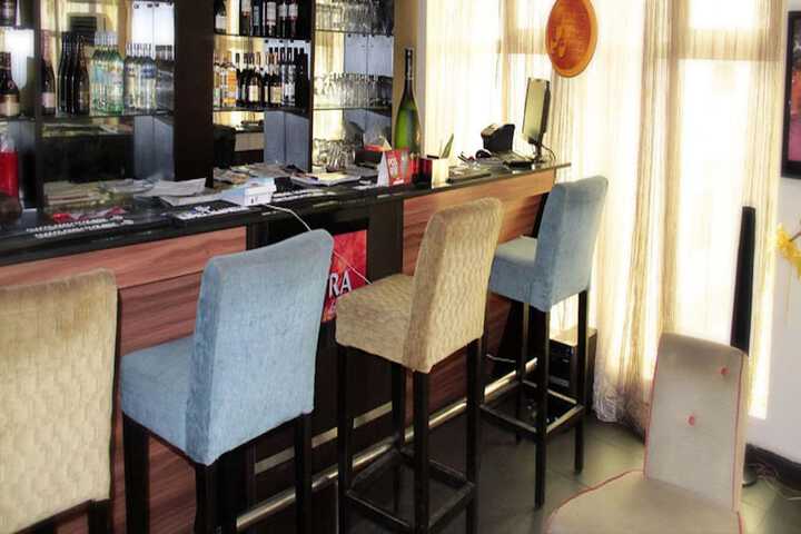 Lounge 13 of 14