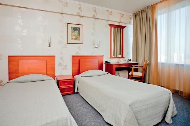 Room 9 of 36