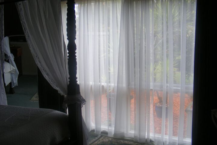 Room 5 of 117