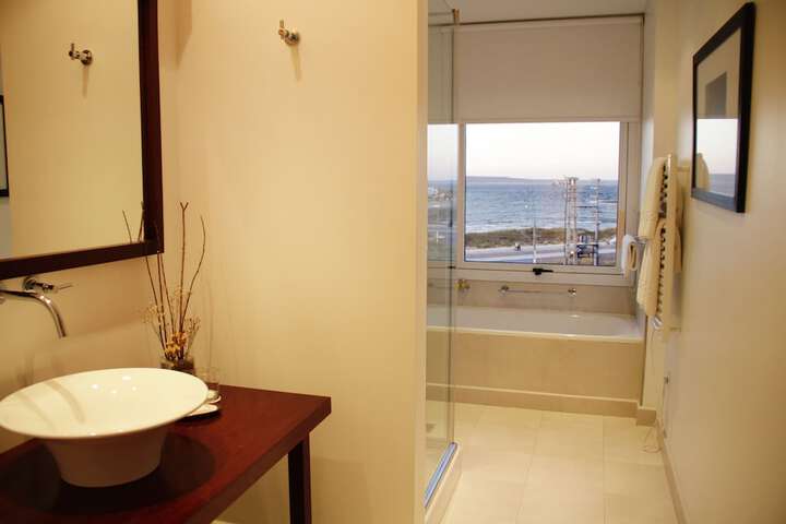 Room 21 of 33