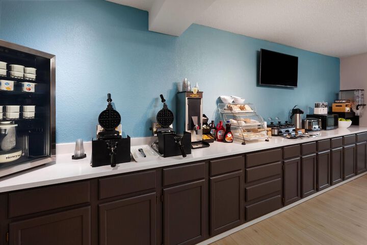 Breakfast/Coffee Service 42 of 45