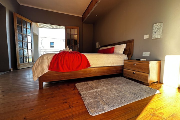 Room 9 of 38