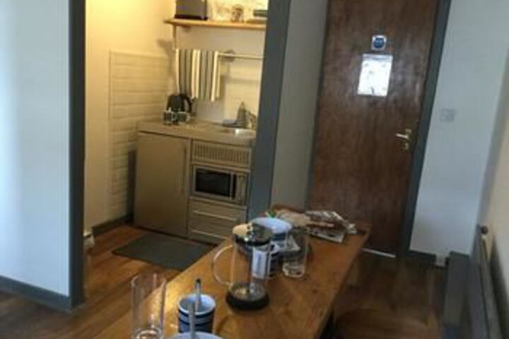 Room 9 of 10