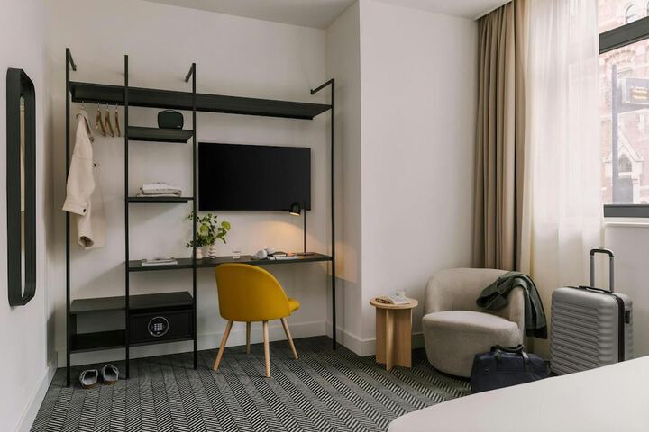 Room 20 of 37
