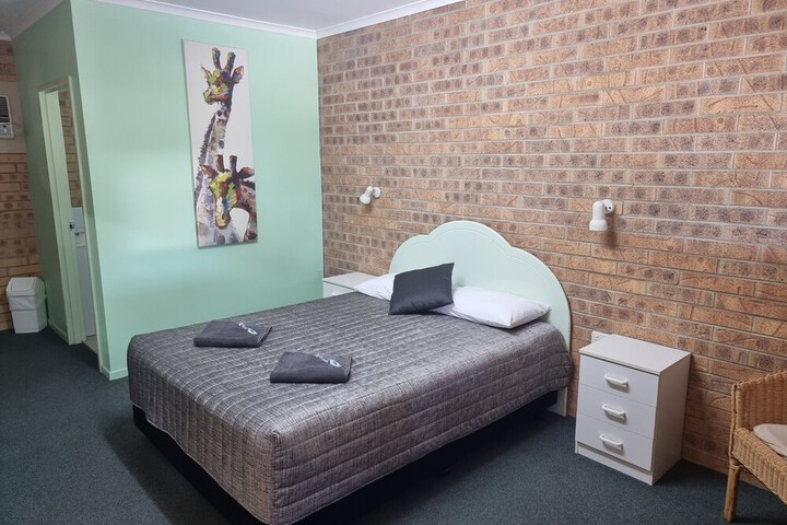 Room 3 of 21