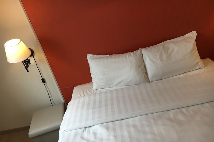 Room 6 of 44