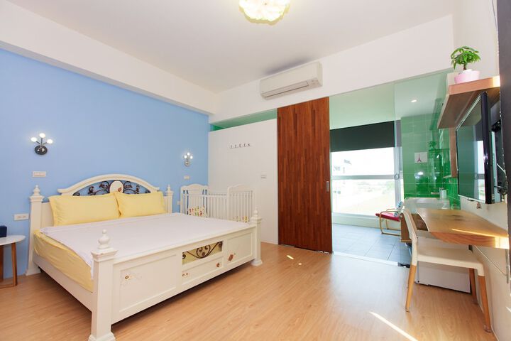 Room 28 of 42