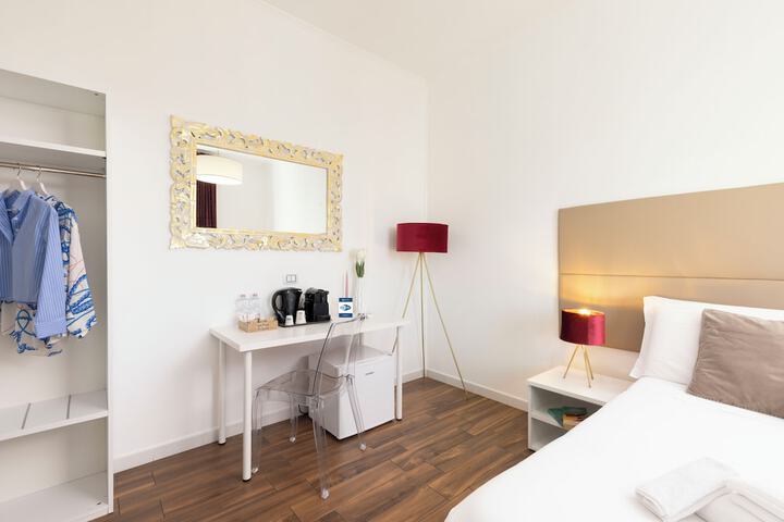 Room 8 of 91