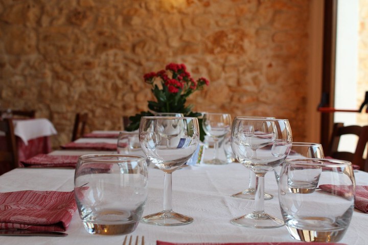 Dining 34 of 64