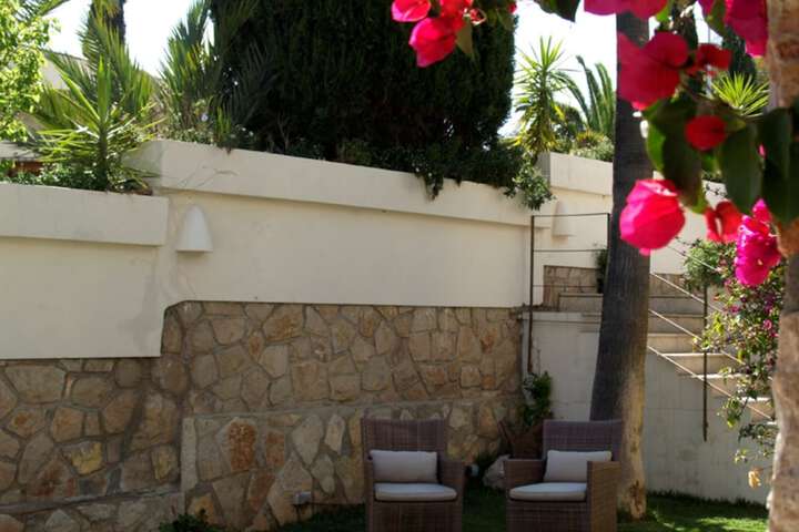 Hotel Exterior 23 of 28