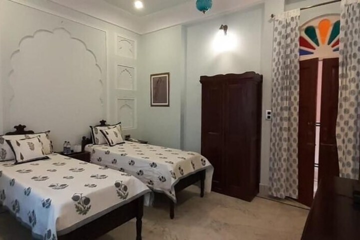 Room 5 of 23