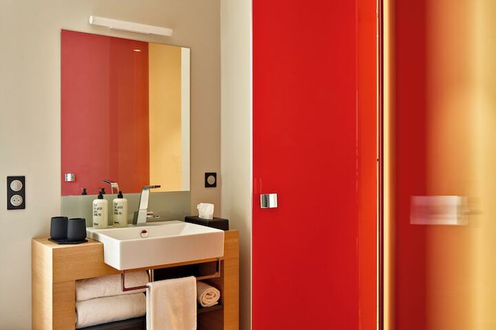Room 19 of 48