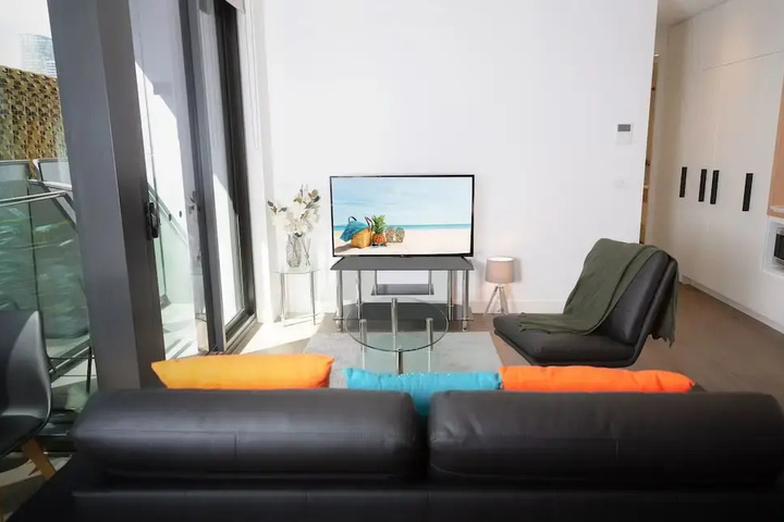 Room 10 of 17