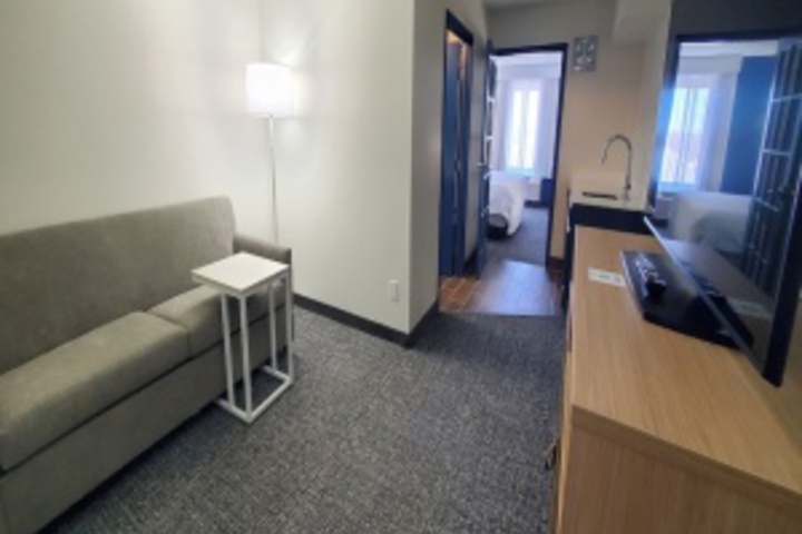Room 165 of 336