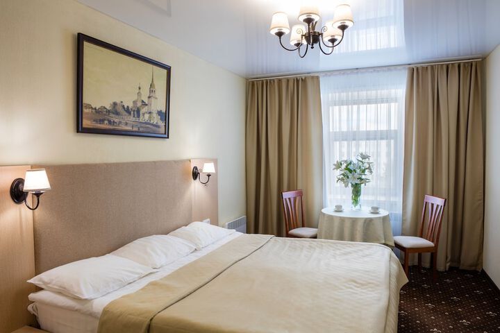 Room 10 of 46