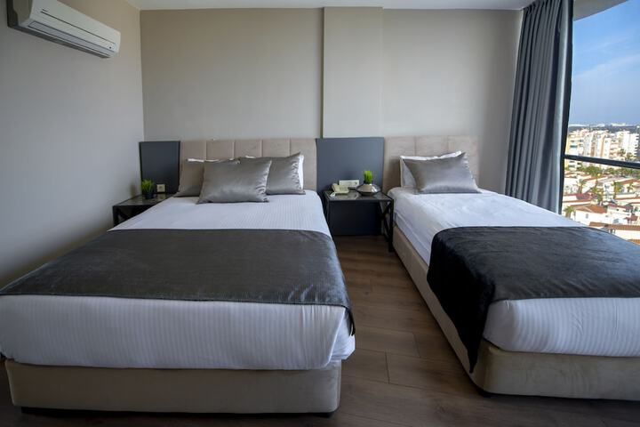 Room 12 of 62