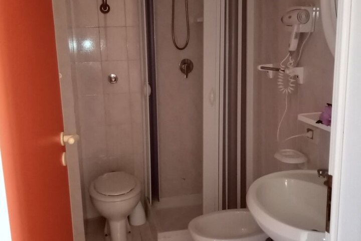Room 19 of 27