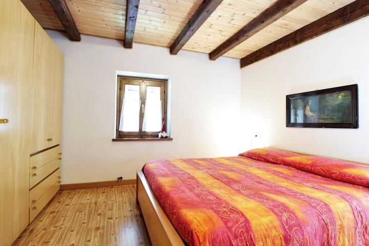 Room 3 of 40