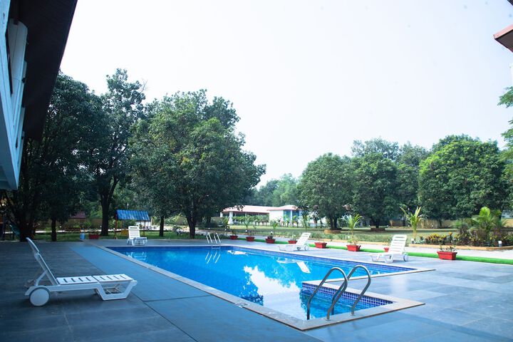 Pool 5 of 8