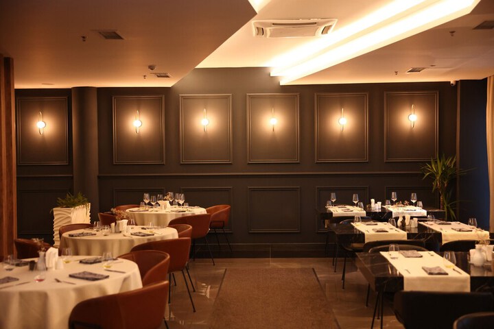 Dining 58 of 84
