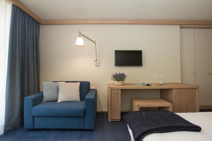 Room 9 of 49