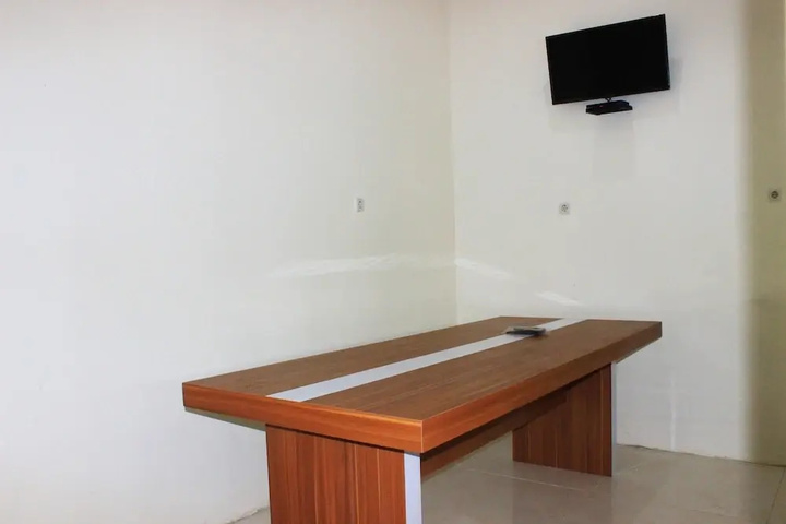 Room 2 of 16