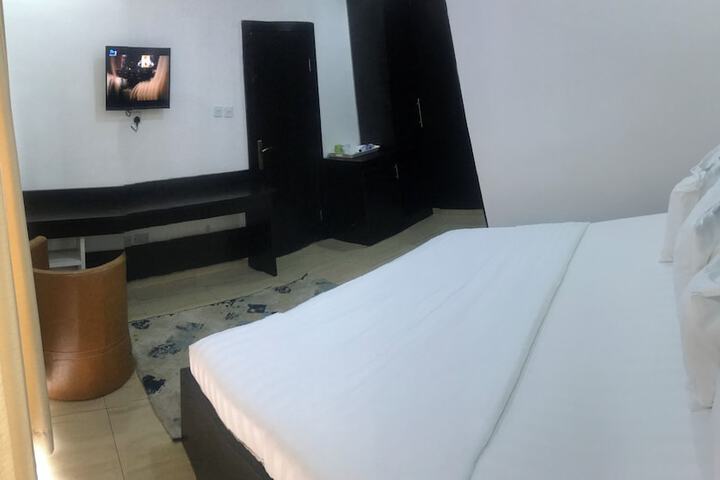 Room 18 of 66