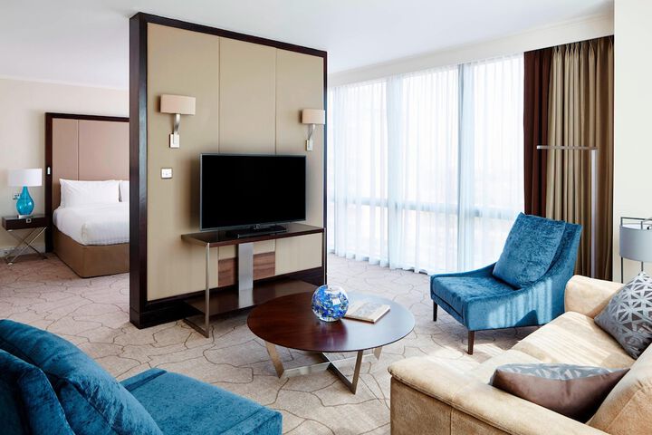Room 10 of 85