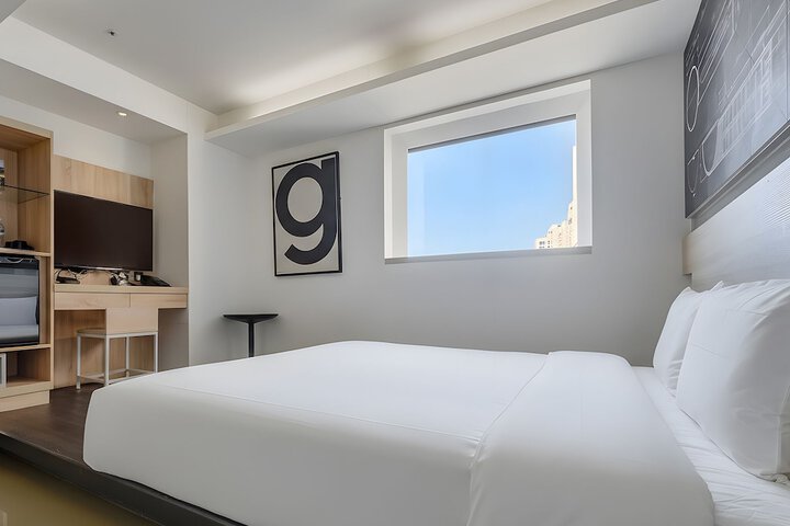 Room 52 of 122