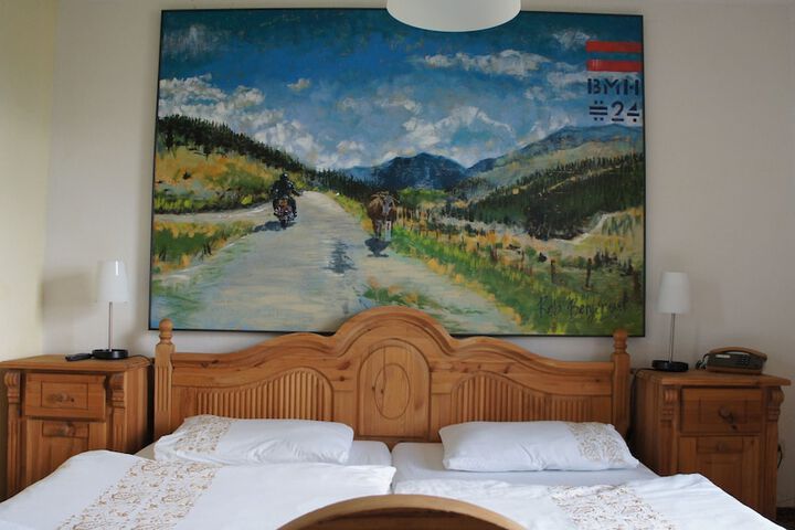 Room 11 of 77