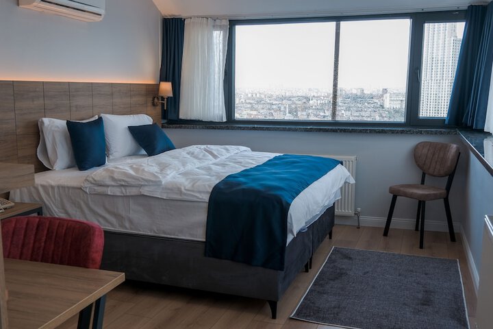 Room 9 of 19