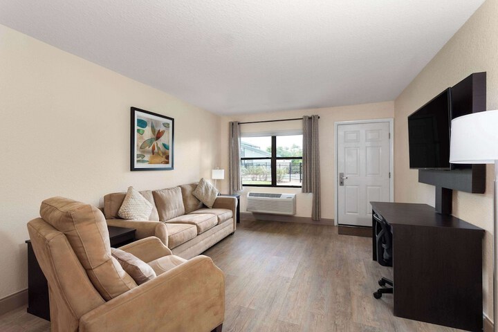 1 King Bed Studio Suite (15 of 15)