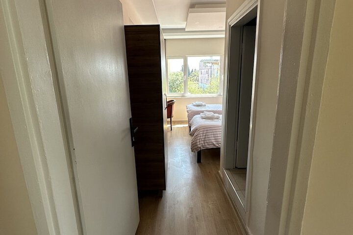Room 11 of 61