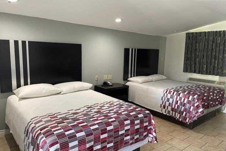 Room 11 of 17