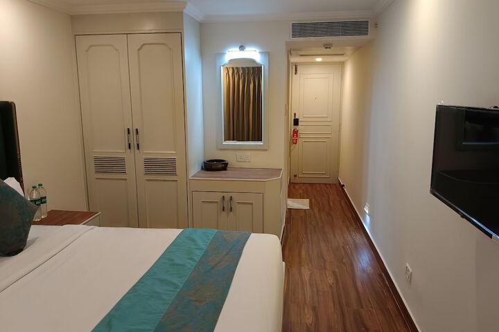 Room 15 of 63