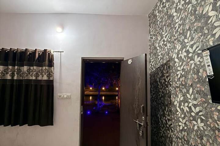Room 6 of 29