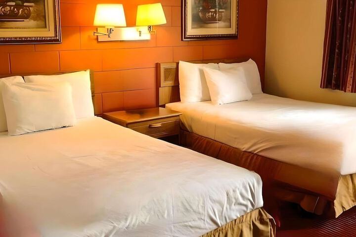 1 King Bed (2 of 2)