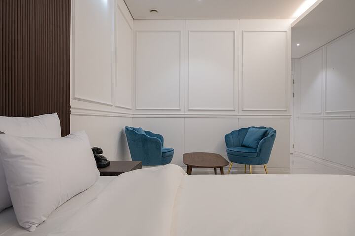 Room 61 of 104