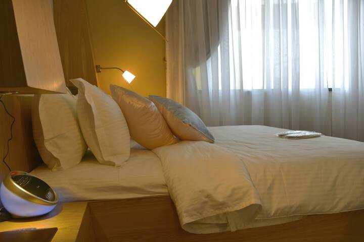 Room 4 of 36