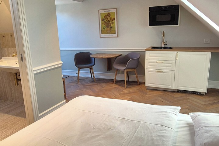 Room 7 of 36