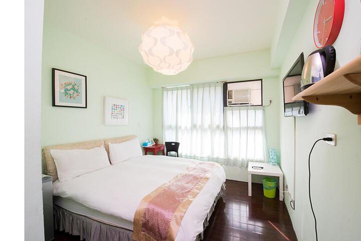 Suite 4 of 6