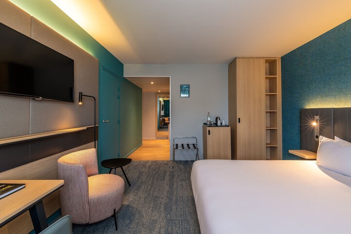 Room 13 of 89
